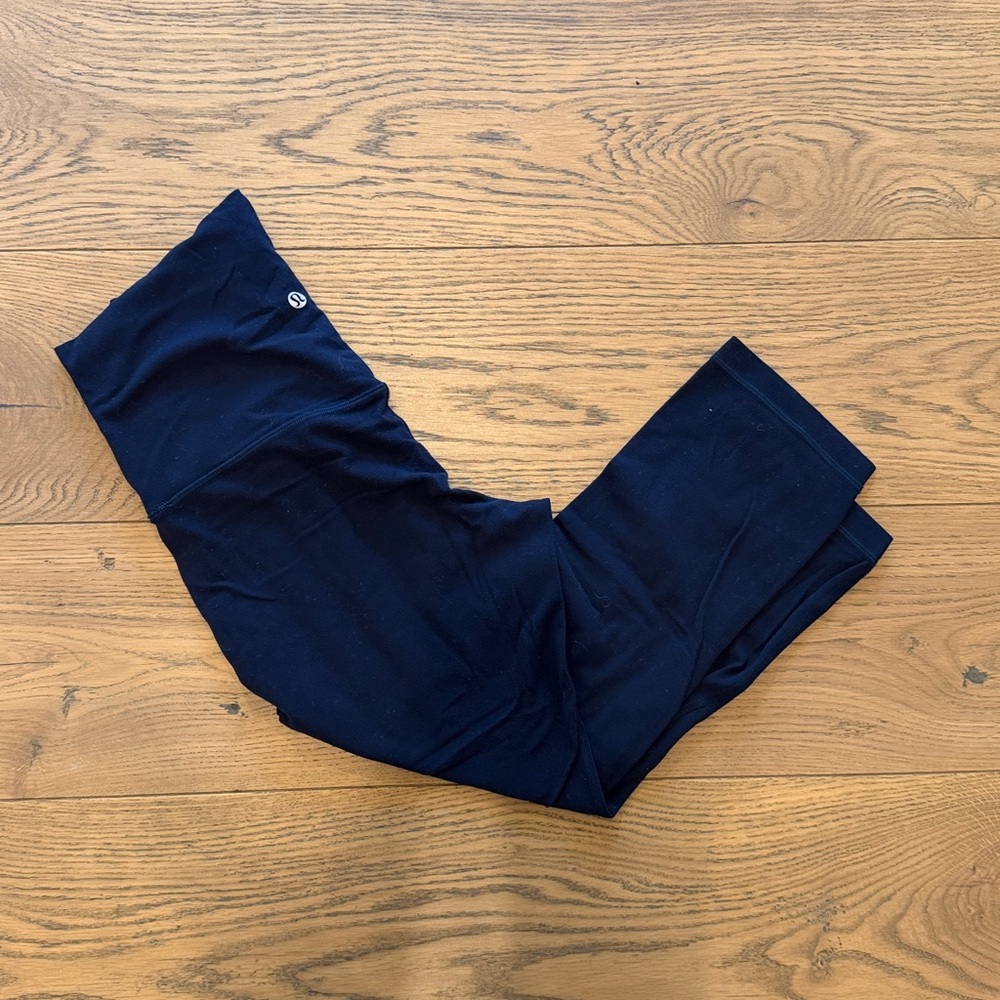 Lululemon Navy Align capri leggings